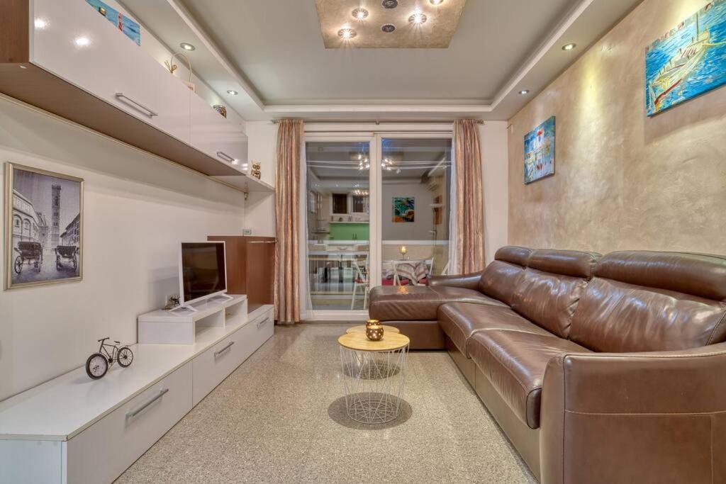 Cozy Nest Apartment- Central And Seaboard With Elevator Kotor Exterior photo
