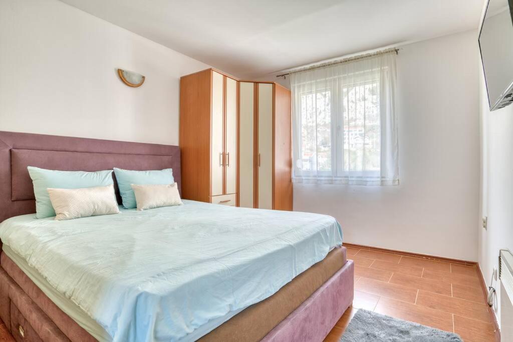 Cozy Nest Apartment- Central And Seaboard With Elevator Kotor Exterior photo